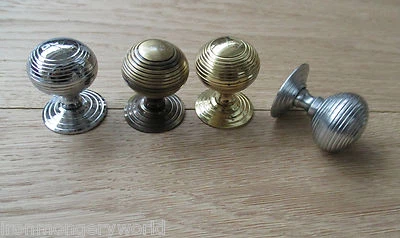 VINTAGE TRADITIONAL DESIGN CABINET DOOR CUPBOARD WARDROBE CHEST DRAWER KNOBS  - Image 1 of 2
