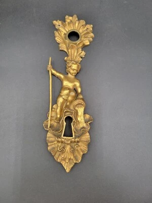 Placa trasera arquitectónica de puerta de bronce francés escudo cerradura ángel querubín de colección Foto 1 de 4