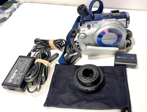 Sony Handycam DCR-DVD100 Handheld DVD Camcorder silber getestet - Bild 1 von 10