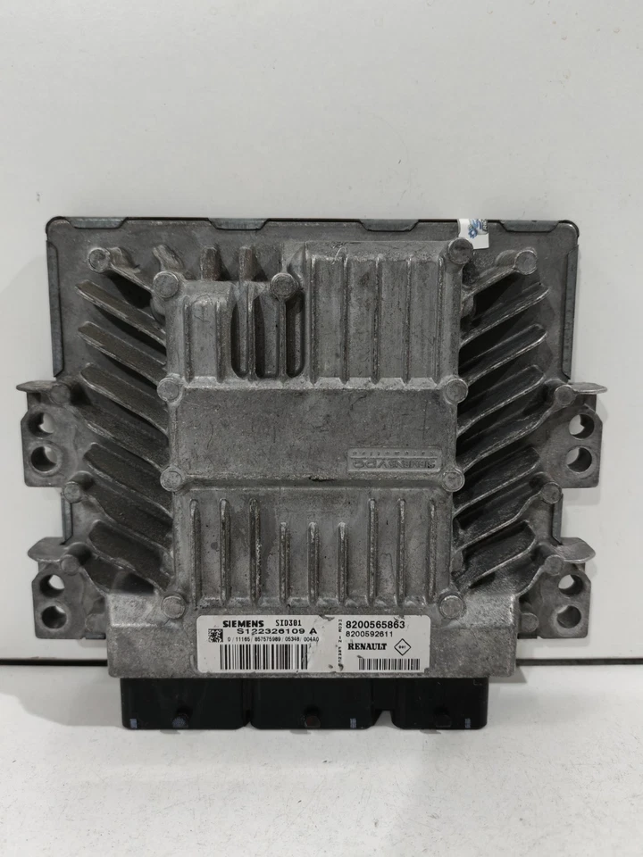 Centralina Motore ECU SIEMENS RENAULT MEGANE/CLIO/SCENIC - 1.5 dCi - 8200565863 - Immagine 1 di 3