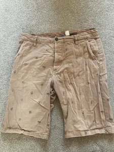 Men’s 32 Waist Shorts - Picture 1 of 4