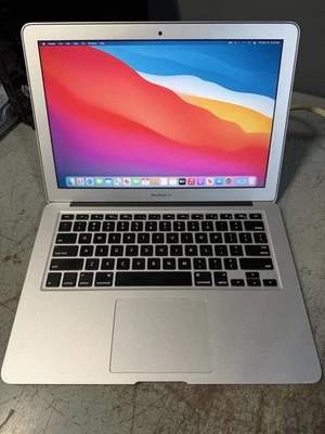 Apple MacBook Air 6,2 - A1466 13" - Core i5-4260U 1.40GHz 4GB RAM 256GB SSD - Image 1 of 4