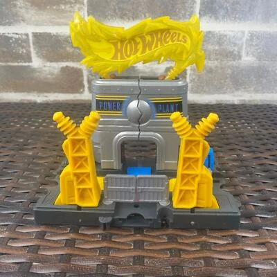 Hot Wheel City Downtown Power Plant Blast 2017 Discontinued Mattel FMY98 - Image 1 of 4