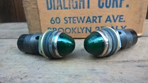 1 x VINTAGE DIALIGHT DIALCO GREEN BEEHIVE AIRCRAFT PANEL PILOT LIGHT - RAT ROD - Bild 1 von 8