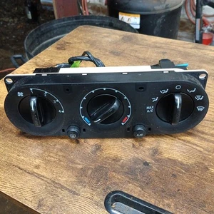 ⚡️ 2002 - 2005 Ford Explorer Expedition A/C Heater Climate Temp Control Unit - Picture 1 of 2