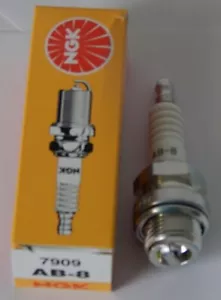 Snowmobile Spark Plug NGK AB-8 plug New - Foto 1 di 1