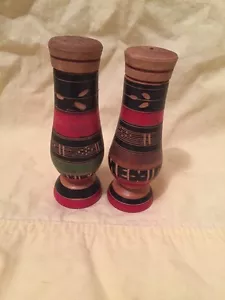 Vintage Mexico Wood Carved Hand Painted Salt & Pepper Shakers - Picture 1 of 7