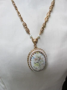 ""HAND PAINTED FLOWERS PENDANT WITH MATCHING CLIP ON EARRING"" - VINT. W GERMANY - Picture 1 of 4
