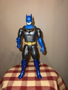 DC Comics Batman Missions Electronic Battle Power Batman Actionfigur Talks - Bild 1 von 5