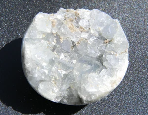 Geoda de cristal celestita huevo mineral espécimen Madagascar 104,81 gramos 1,80 pulgadas - Imagen 1 de 7