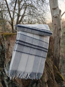 MERINO Coperta in lana di agnello coperta con frange plaid 155x200 cm 100% lana di agnello - Foto 1 di 8