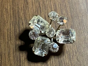 VINTAGE Rhinestone Crystal Silver Tone Pin Brooch 1 1/8" - Picture 1 of 2