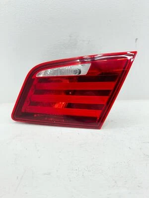 2011-2013 BMW 535i Passenger Tail Light Lid Mounted RH - Imagem 1 de 4