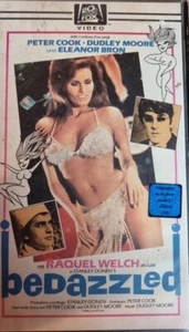 VHS Bedazzled (1982) FSK 16 Fantasykomödie mit Raquel Welch & Dudley Moore - Picture 1 of 6