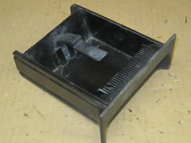 SAAB 9000 88-93 1988-1993 CENICERO TABLERO CENICERO FABRICANTE DE EQUIPOS ORIGINALES # 9778200 Foto 1 de 3