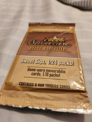 2003-04 FLEER SHOWCASE RARE BASKETBAL CARD PACK LEBRON JAMES ROOKIE AUTOS KOBE?