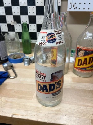 Etiqueta de papel de cerveza de raíz de borrador original de papá botella vintage 1967 Canadá 28 oz Foto 1 de 4