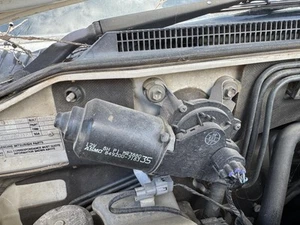 MITSUBISHI PAJERO FRONT, NM-NP, 05/00-09/06 WIPER MOTOR - Picture 1 of 10