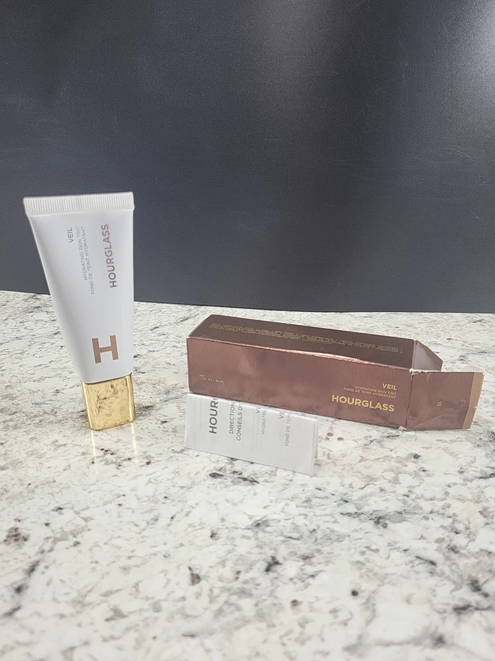Hourglass Veil Hydrating Skin Tint Foundation 1.1oz 35ml - Shade 13
