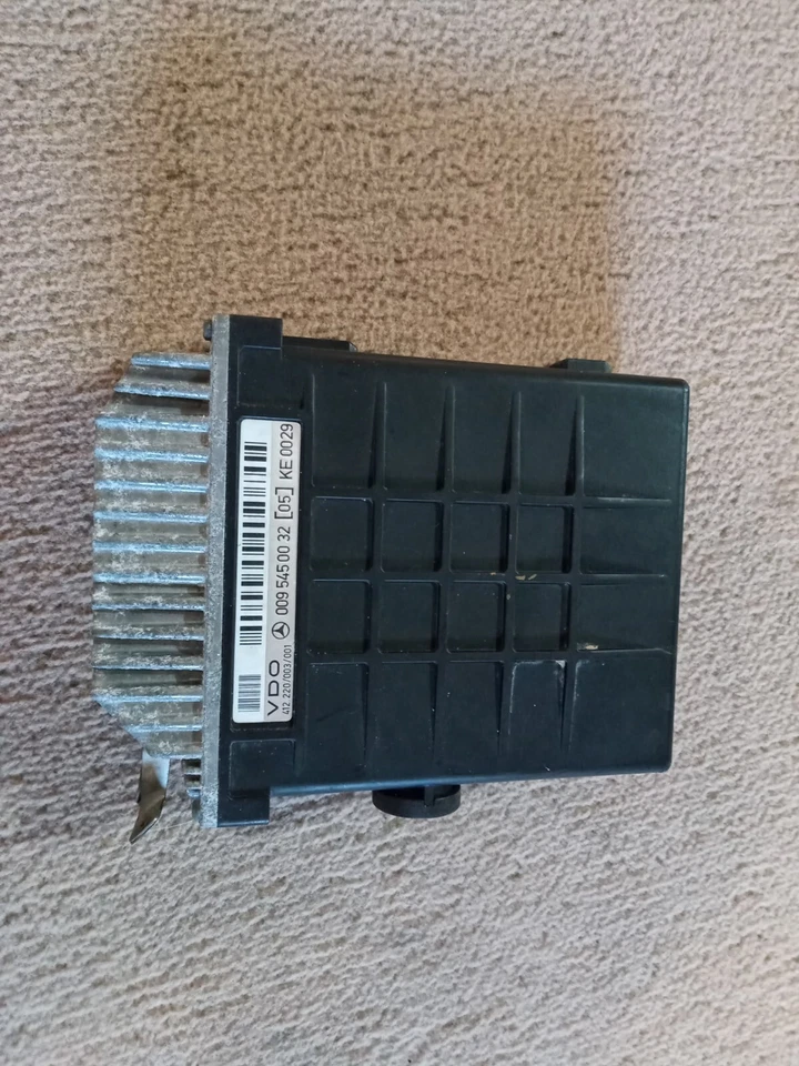 0065450032 0280800220 Centralina motore Bosch Mercedes-Benz W201 190 - Immagine 1 di 2