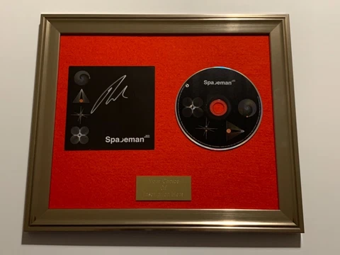 PERSONALLY SIGNED/AUTOGRAPHED NICK JONAS - SPACEMAN FRAMED CD PRESENTATION Cover