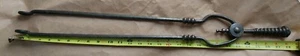 Antique 1700's Hand Forged Wrought Iron Cooking Stove Fireplace Clamps 28x3" - Imagen 1 de 6
