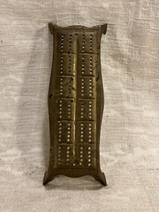 Vintage Brass Footed Cribbage Board Scorekeeper Brass Game Counter No pegs -6244 - Picture 1 of 6