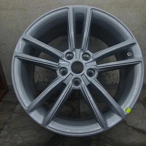 Llanta Tesla Modelo S 19" OEM 6007214-00-E - Imagen 1 de 9