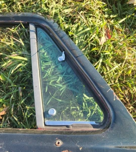 1985 D150 Dodge Ram vent window glass passenger Right side - Picture 1 of 6