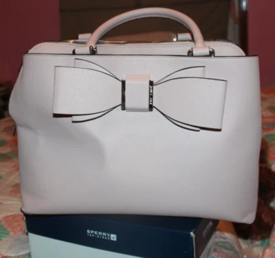 BETSY JOHNSON ДАМСКАЯ СУМКА-ЛИЛОВЫЙ-НЕСКОЛЬКО КАРМАНОВ-17 В X 11 В - Изображение 1 из 4