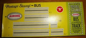AURORA - BRIEFMARKENBUS GERADES GLEISSET #4411-150 - NEU IN OVP NOS - Bild 1 von 2