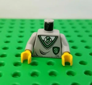 LeEGO Minifigure Torso SLYTHERIN Crest Snake Hogwart Harry Potter School Uniform - Picture 1 of 1