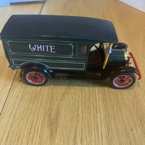 1920 White Van Metal Model (Signature Brand) - Picture 1 of 3