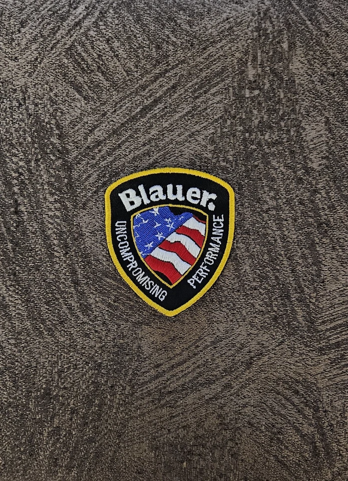 TOPPA PATCH Replica Blauer 8X6.5CM Ricamata Termoadesiva o da Cucire  - Imagen 1 de 1