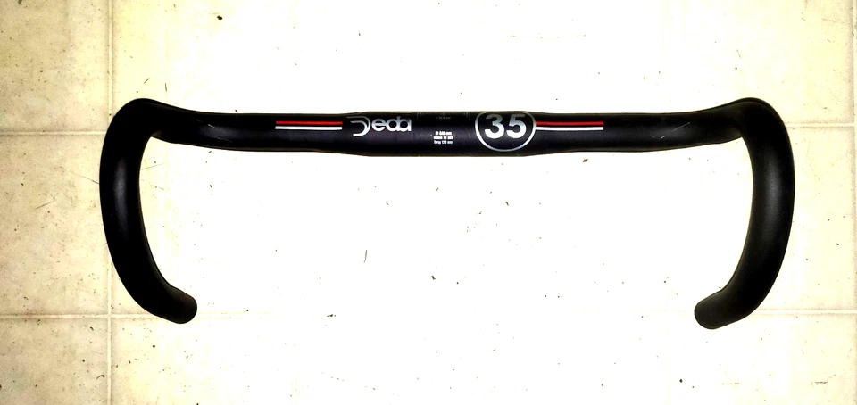 Deda Elementi Trentacinque 35 毫米车把紧凑型 35 毫米 x 44O 黑色 银色 — 第 1/2 张图片