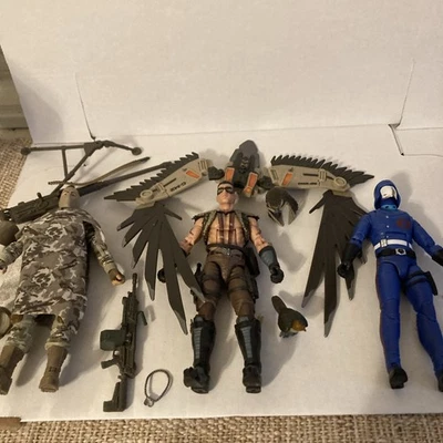 G.I. Figura Joe Classified Cobra Commander Retro, Raptor e Infantería del Ejército Foto 1 de 4