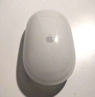 Apple Wireless Mouse A1015 EMC 1938 – Works – Turns On – Vintage Bluetooth Mac - Image 1 of 4