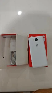 Huawei Y6 2017 - White (Unlocked) - Picture 1 of 2