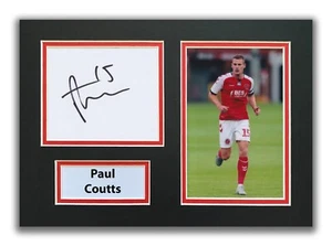 PAUL COUTTS HAND SIGNED A4 MOUNTED PHOTO DISPLAY - FLEETWOOD TOWN AUTOGRAPH - Picture 1 of 1