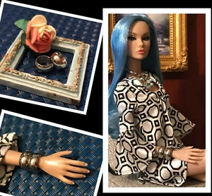 POPPY PARKER ,Set of 2 SILVERTONE BANGLE BRACELETS, NEW,  (no doll) - Picture 1 of 3