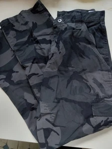 Men's Wrangler Cargo Camo Pants 29x30 SEE PHOTOS - Picture 1 of 5