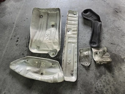 Toyota FJ Cruiser 2007-2014 JUEGO DE ESCUDO TÉRMICO DE ESCAPE tubo de escape placas de aluminio  Foto 1 de 4