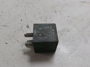 VW PASSAT Variant B6 3C5 Relais 3B0911251 1.90 Diesel 81kw 1999 28385294 - Foto 1 di 4