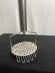 L@@k: Vintage Heavy Duty Stainless Steel Potato Masher, Excellent Working Shape - Picture 1 of 9