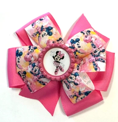 Hermoso moño de pelo inspirado en la bailarina Minnie Mouse para niñas. Foto 1 de 3