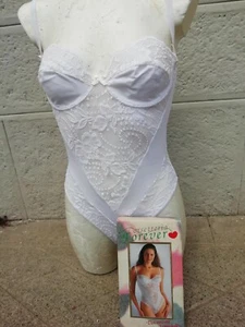 BODY INTIMO. NUOVO. TG. 3. COLORE BIANCO. CORSETTERIA FOREVER. - Foto 1 di 2