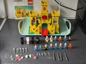 Lego Vintage: Yellow Castle 375 Complete Set With Instructions - Picture 1 of 21