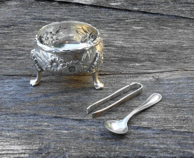 复古 S Kirk & Son Inc. 纯银开口盐窖和勺子/鼓 — 第 1/4 张图片