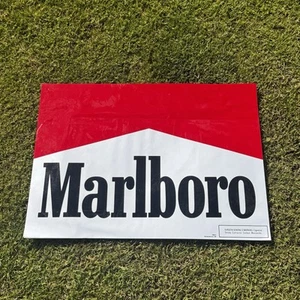 Insegna Adesiva Vintage Marlboro Porta Finestra Pubblicità Anni 90 Decalcomania 22”x16” NOS - Foto 1 di 11