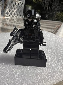 LEGO Star Wars Imperial V-Wing Pilot SW0304 Minifigure  w Helmet & Blaster